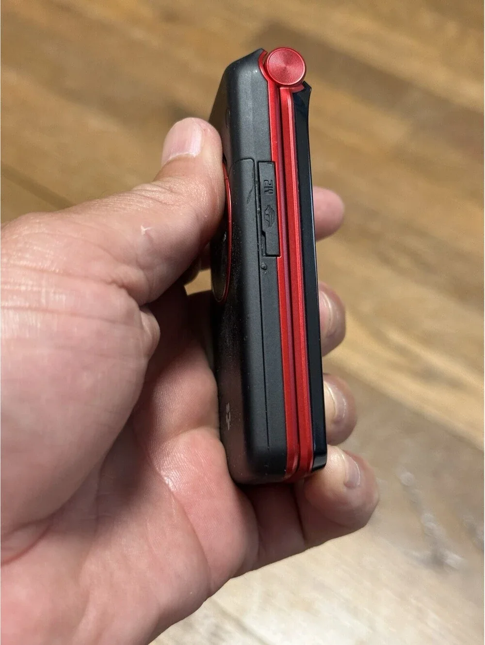 Sony Ericsson TM506 - Red ( T-Mobile ) Flip Phone ( Not Working ) No Power